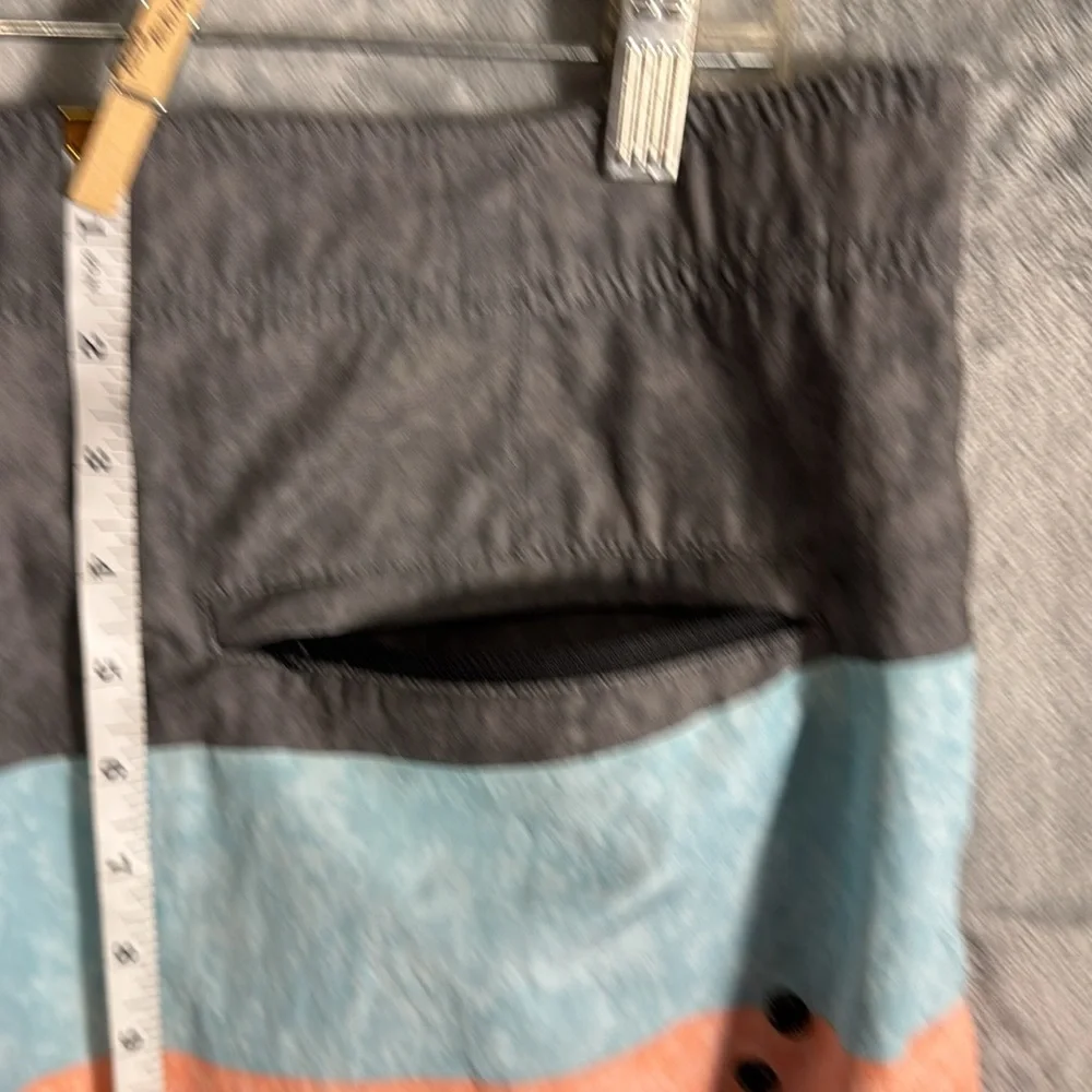 American‎ Eagle swim shorts men’s XL Men's Gray and Blue Swim Shorts no net